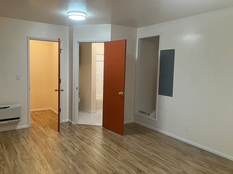 Walk in closet