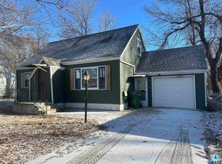 622 S Walnut St, Freeman, SD 57029