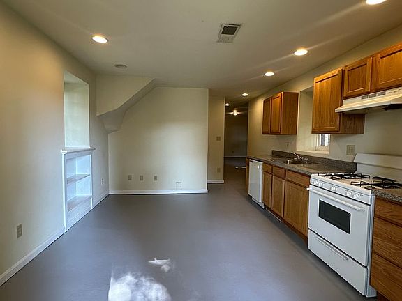 2nd image of 2611 Eden Ave #B