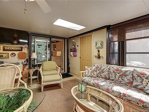 4th image of 6001 SE Riverboat Dr #801