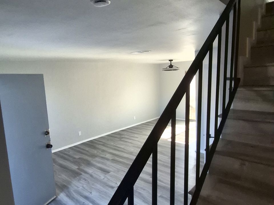 1st image of 207 W Cocoa St #3