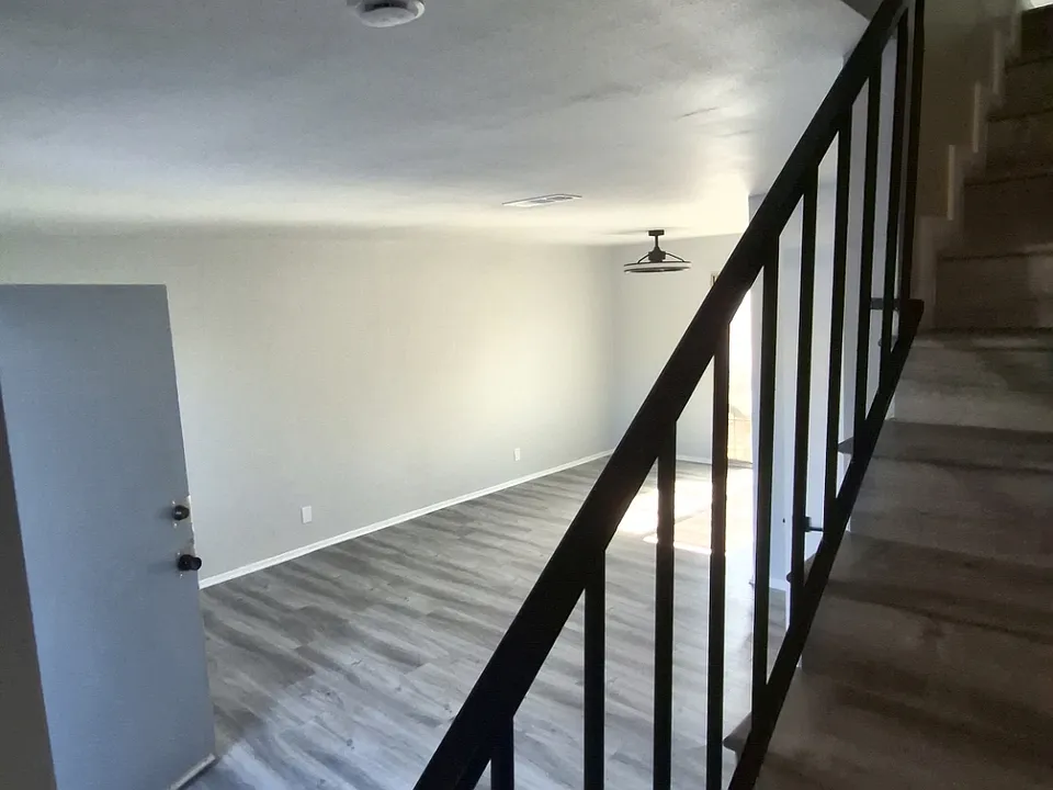 207 W Cocoa St #3