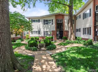 121 E Washington Ave APT 1E, Saint Louis, MO