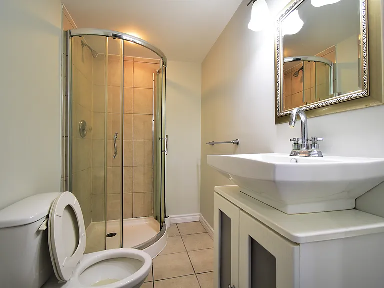 19 A College Cres #BASEMENT — Photo 21