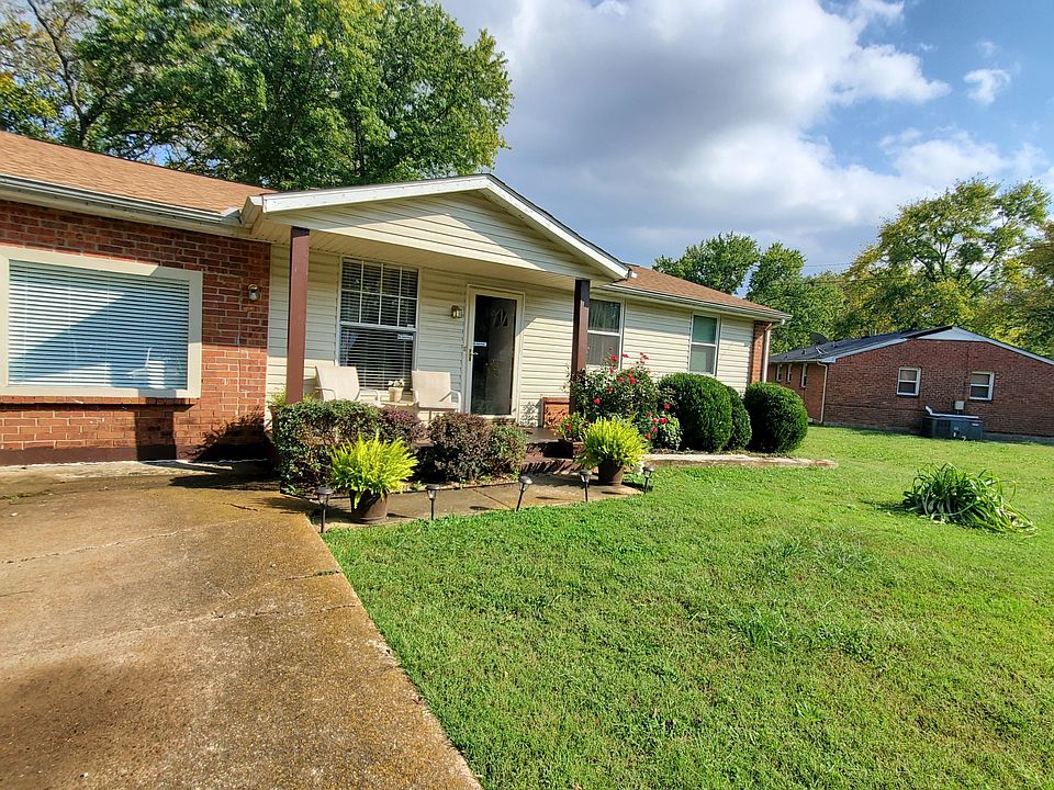 2nd image of 3202 Briarwick Dr