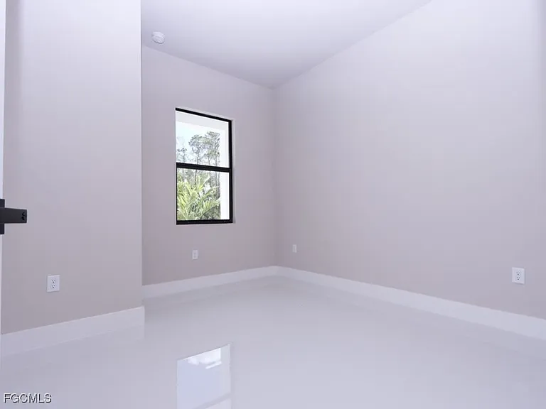 219 Greenbriar Blvd — Photo 14