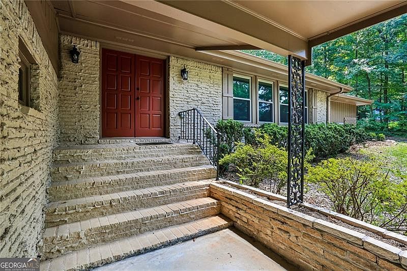 1st image of 2032 Gunstock Dr