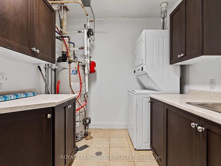 26 Wellington St #402 — Photo 17