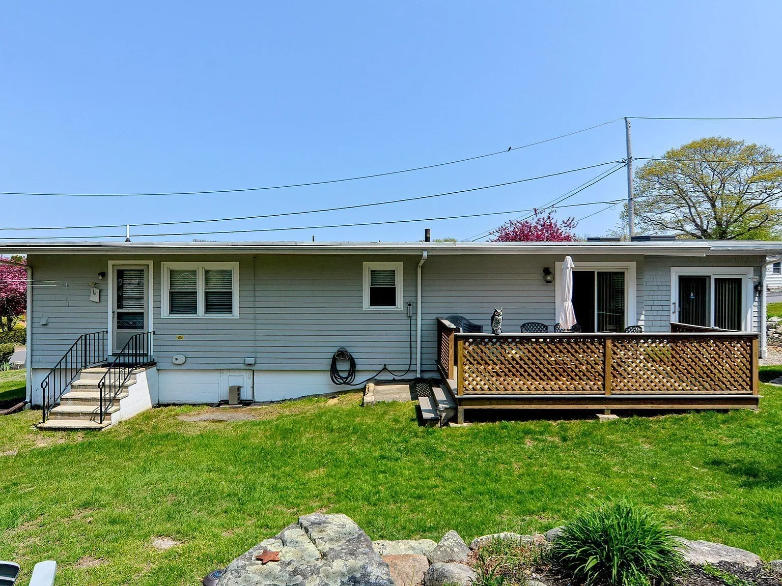 3 bed, 1.5 bath, 1402 sqft, $2,975 — Photo 4
