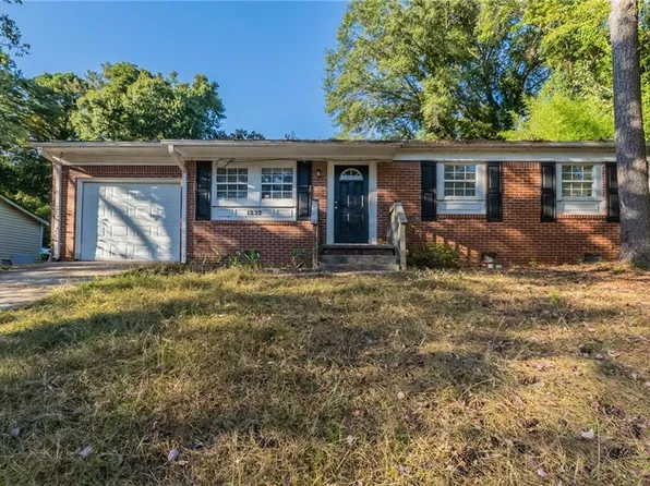 1337 Pineglen Dr, Riverdale, GA 30296