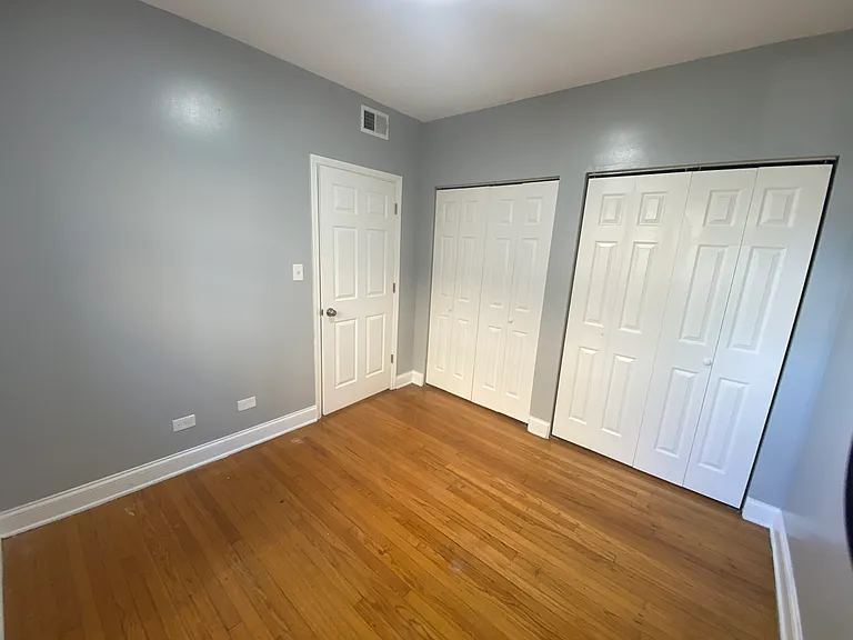 Emerald Apartments — Photo 8
