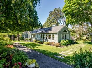 12 Washington Ave E, Hampton Bays, NY 11946