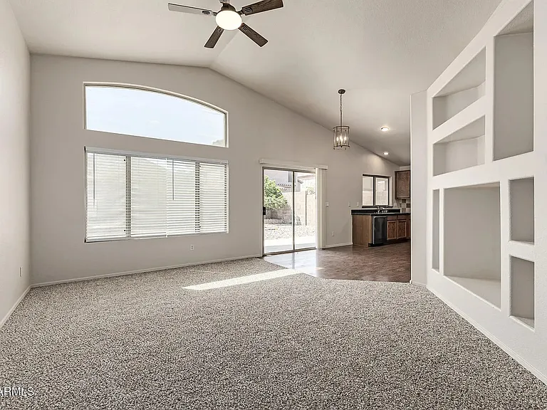 1145 E Windsor Dr — Photo 7