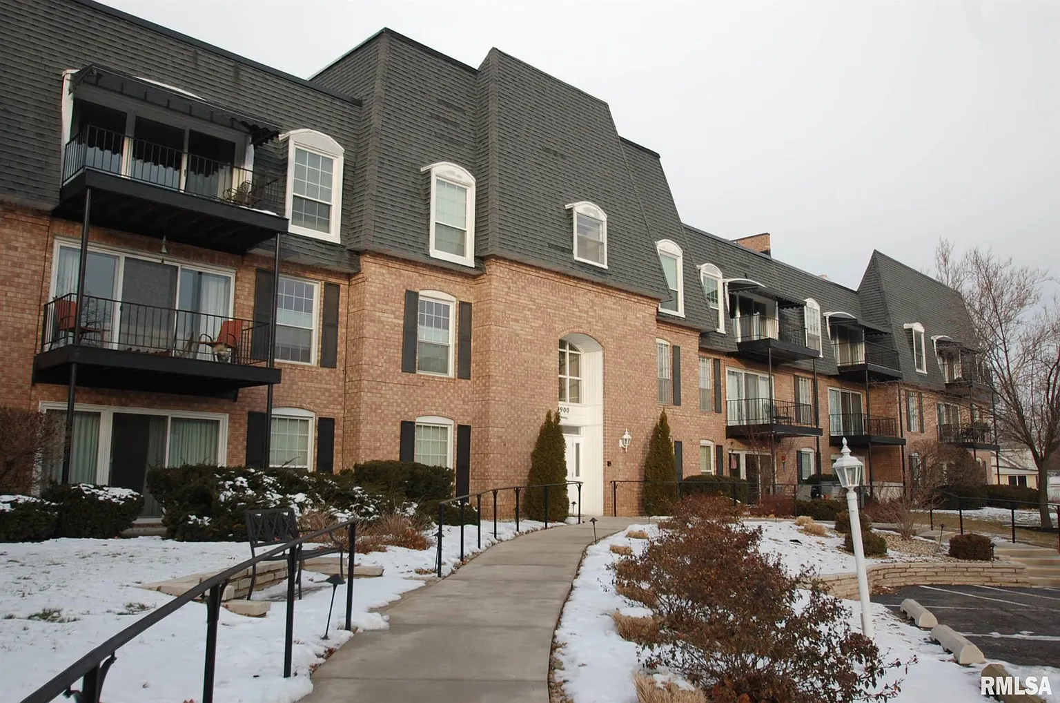 4900 N Knoxville Ave APT 101A photo 1
