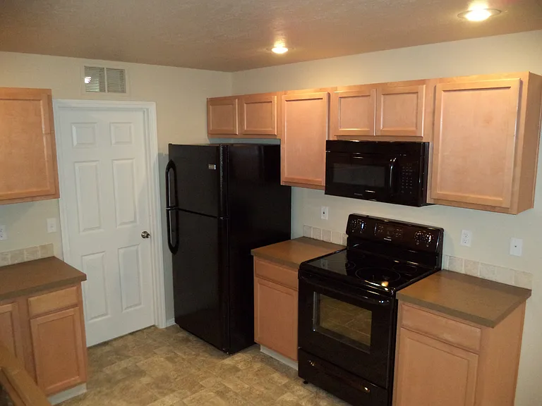 10056 W Rustica St — Photo 2