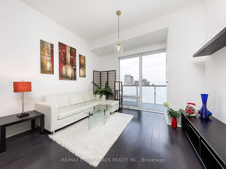 1080 Bay St #4509 — Photo 14