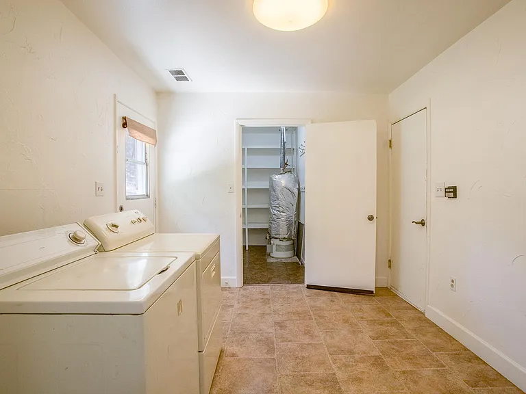 637 E Zuni Dr — Photo 15