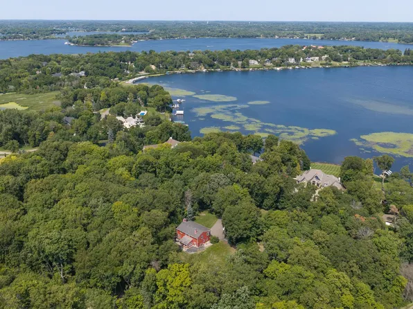 2530 Old Beach Rd, Wayzata, MN 55391