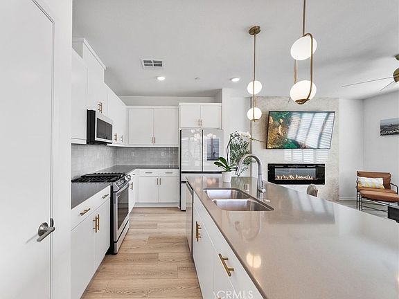 3rd image of 303 Sweet Pl