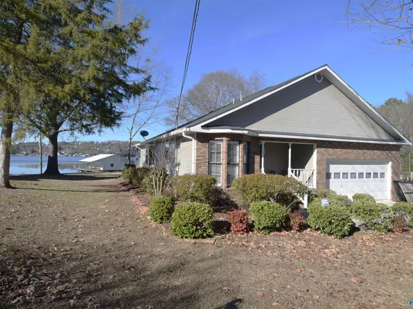 5200 Jefferson Cir, Guntersville, AL 35976