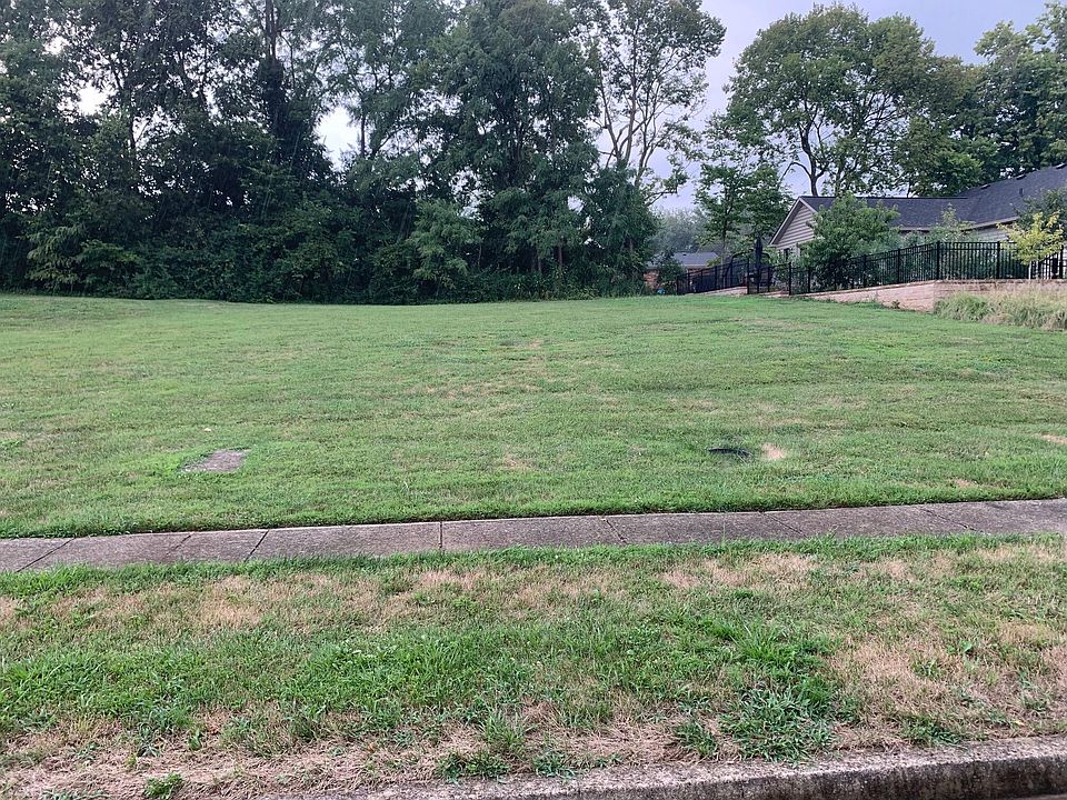 2nd image of 113 Colonial Way