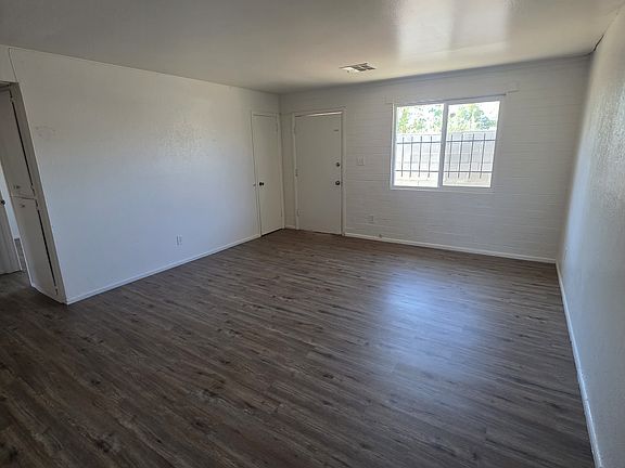 5th image of 2015 N 25th Pl APT 3