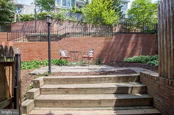 4615 Macarthur Blvd NW — Photo 16