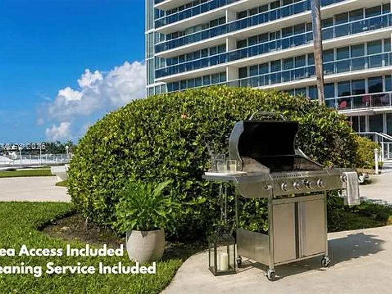 900 Bay Dr #424 — Photo 32