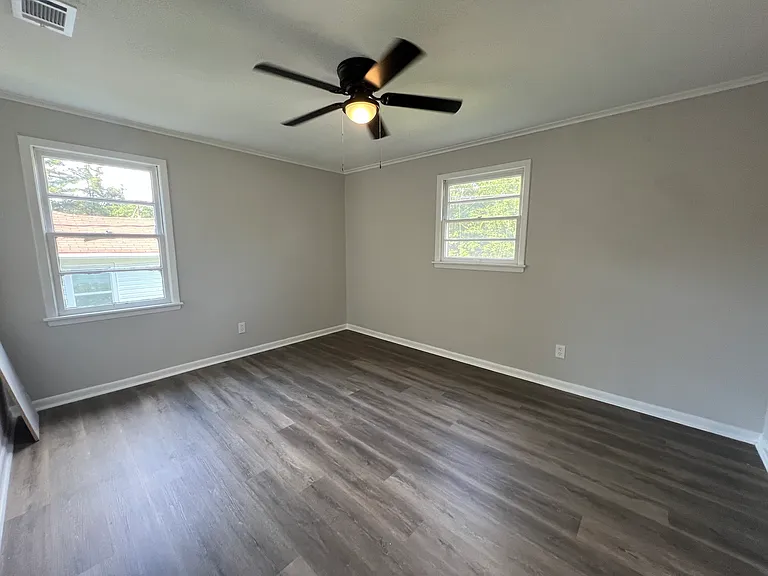503 S Foster Dr — Photo 6