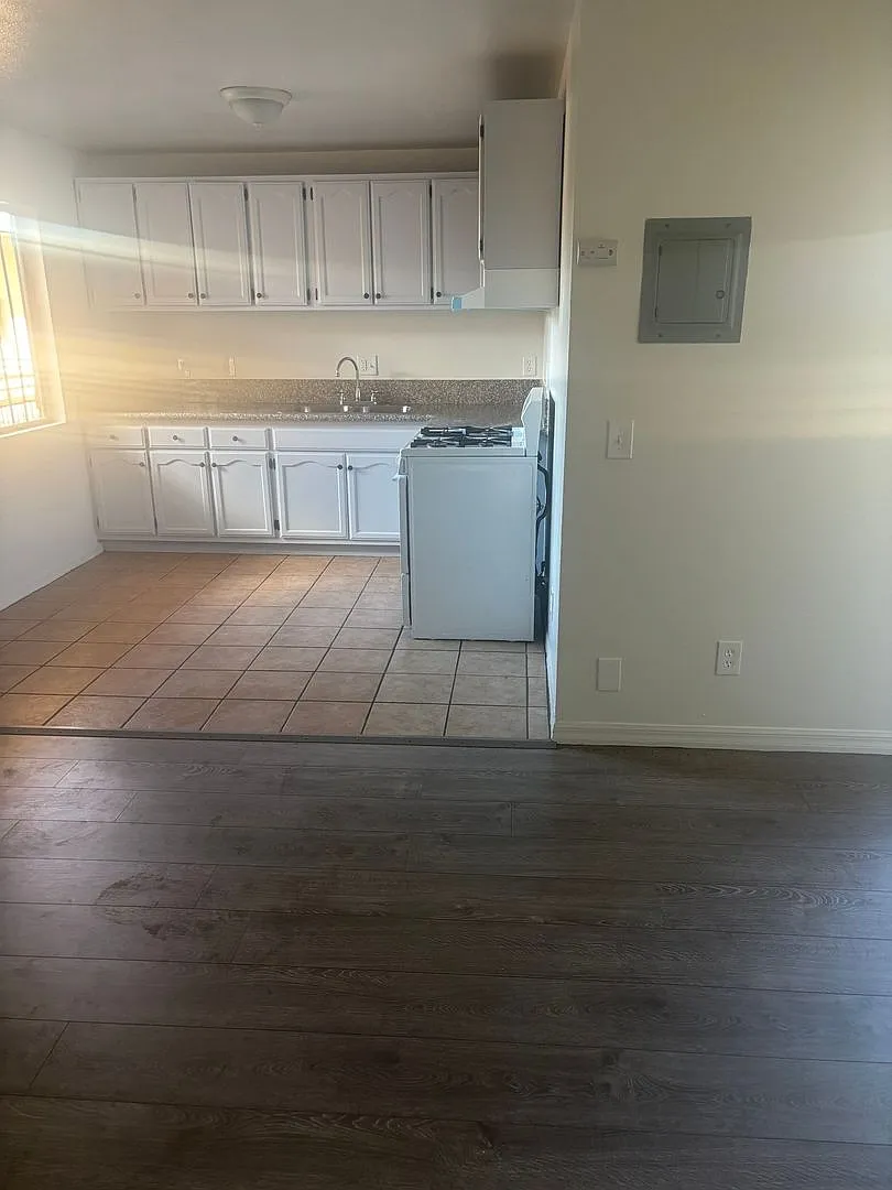 9416 S. Figueroa St. # 1-12 — Photo 2