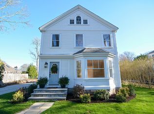 67 Pleasant St, Marion, MA 02738