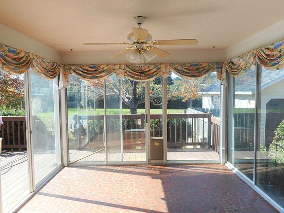 4th image of 4109 Windlestraw Ln