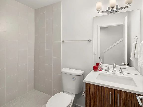 4th image of 1153 NE 55th St