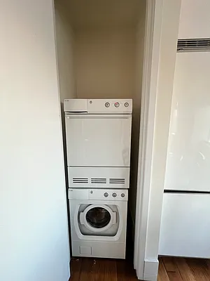 Rented by Nest Seekers International | media 23