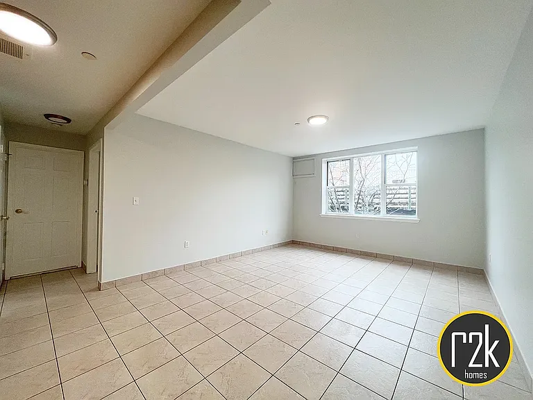 30-35 31st St #2F — Photo 10