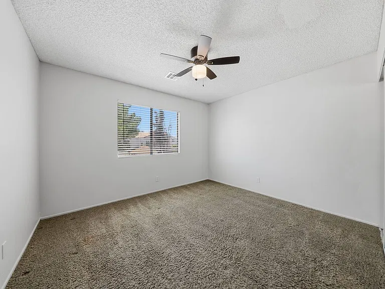 348 Faulkner Ct — Photo 33