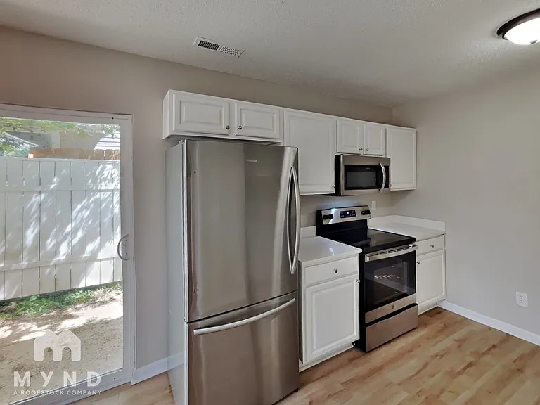 1848 Mission Oaks St — Photo 3