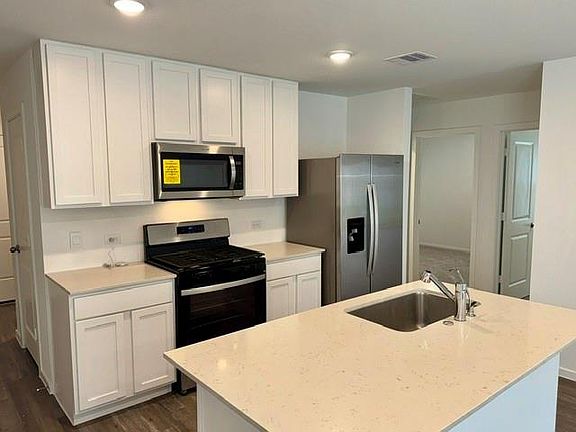 4th image of 40830 Hawthorne Glades St