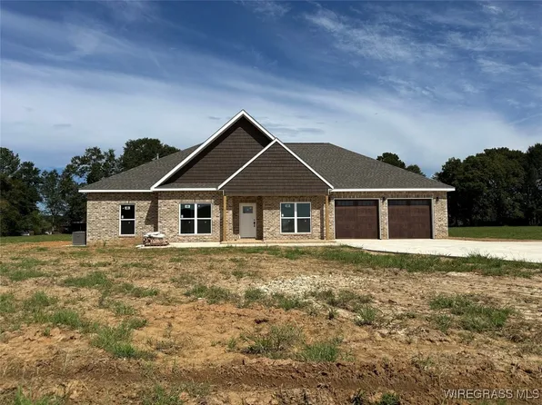 201 Heritage Way, Headland, AL 36345