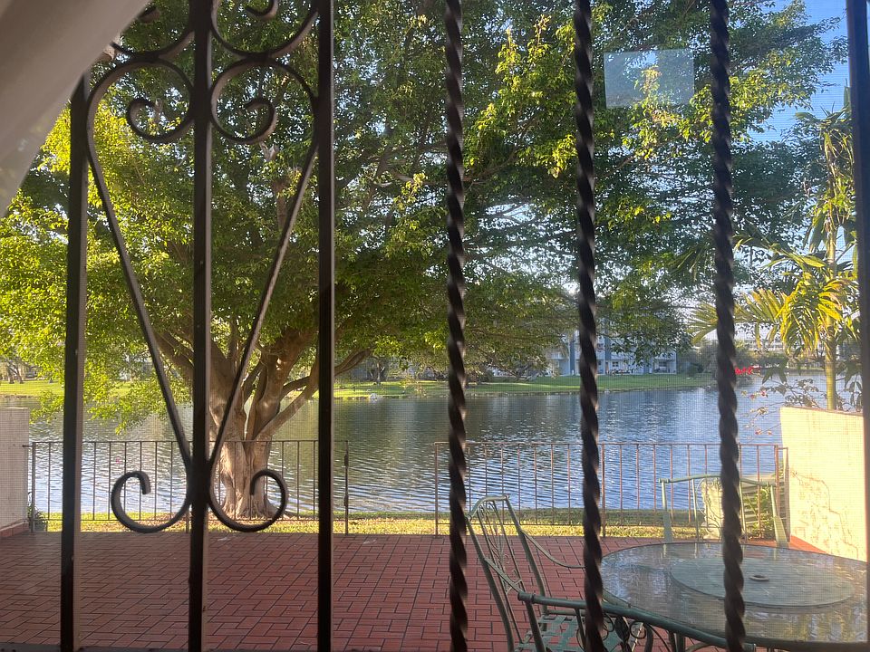 Big terrace with beautiful lake view