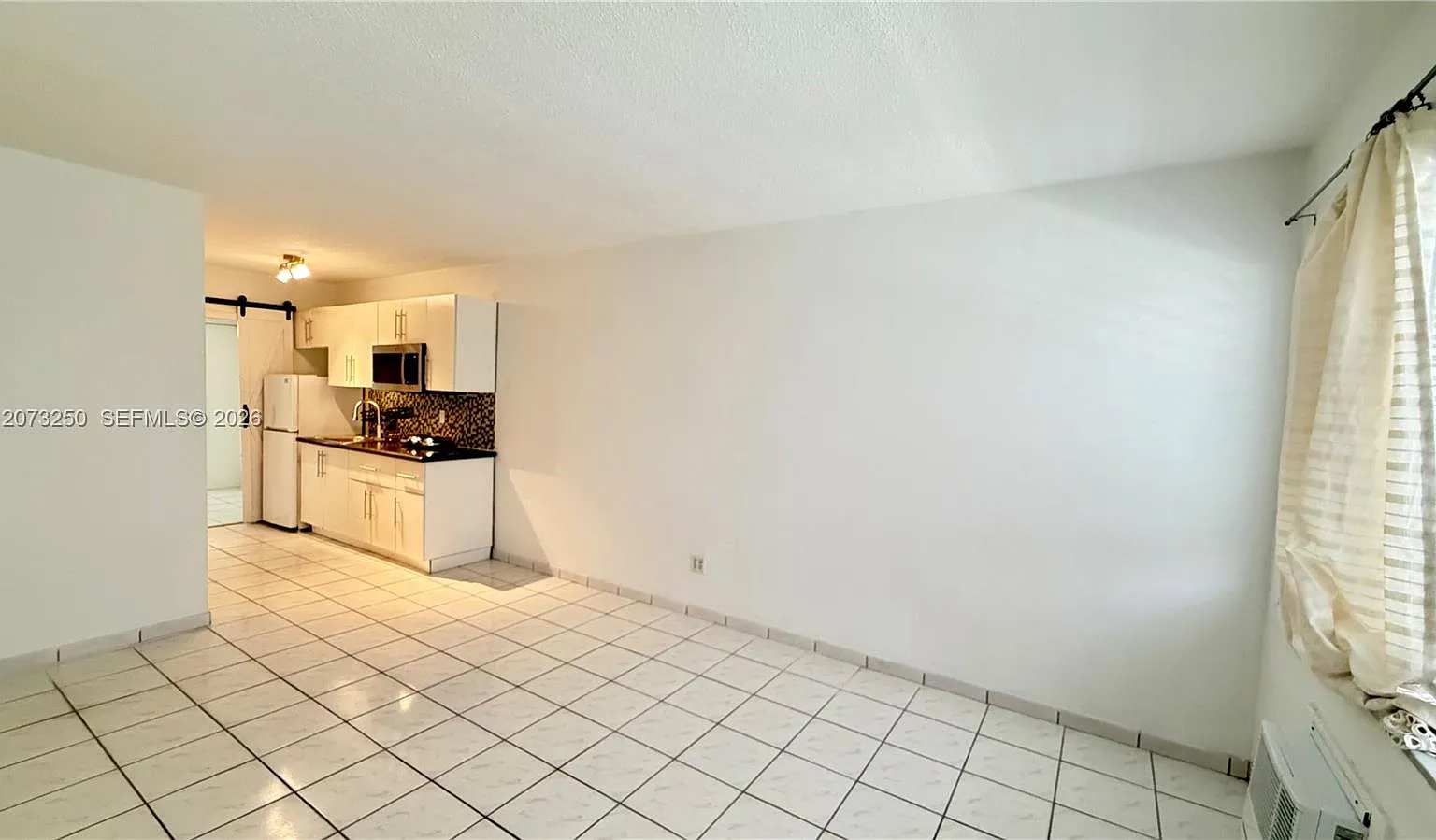 East Breeze Condominium — Photo 4