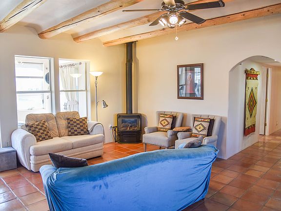 5th image of 12 Evergreen Rd