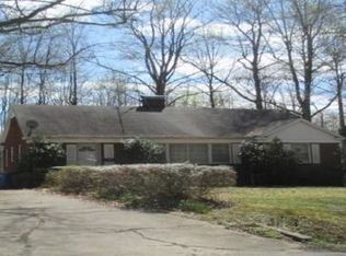 413 4th St SW, Conover, NC 28613