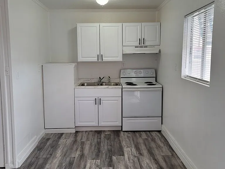 108 E Coogan Dr — Photo 13