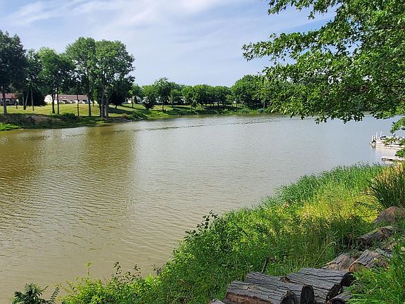 5th image of 1129 Sheltered Brook Dr