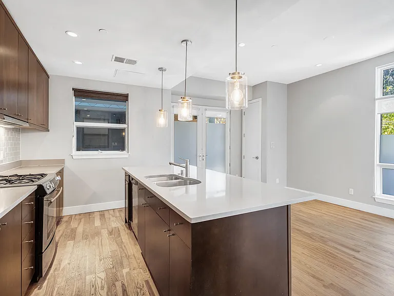 901 N Washington St — Photo 23