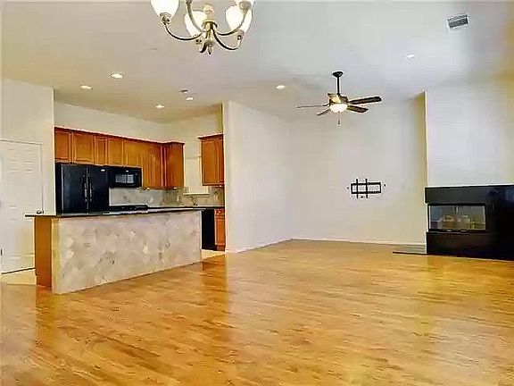 3rd image of 6054 Portrush Dr