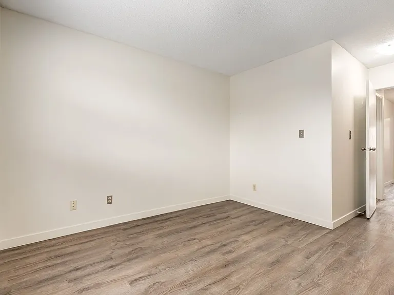 550 Rundlehorn Cir NE — Photo 18
