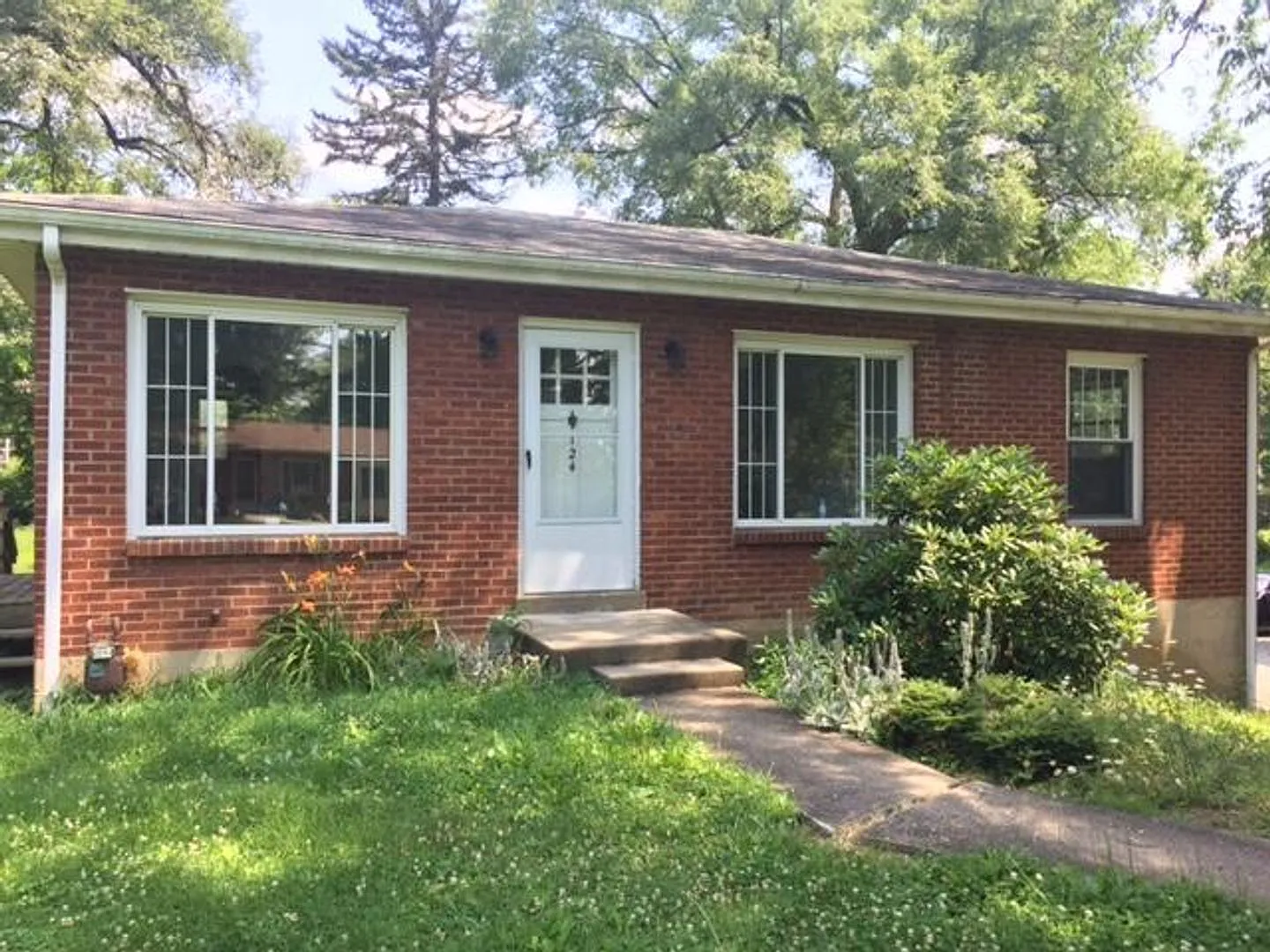 124 Parkwood Ln photo 1