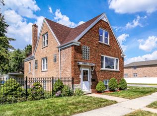 1300 Gunderson Ave, Berwyn, IL 60402